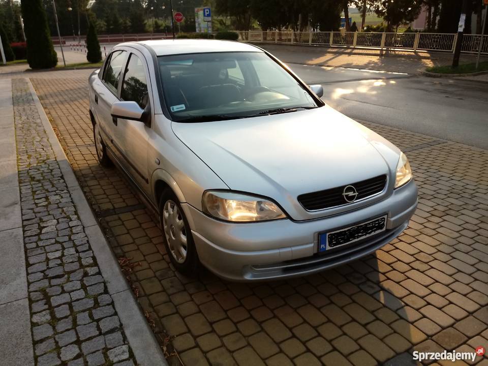 Opel Astra G 2001 r 20 d 5D Sedan Rok produkcji 2001 Radom