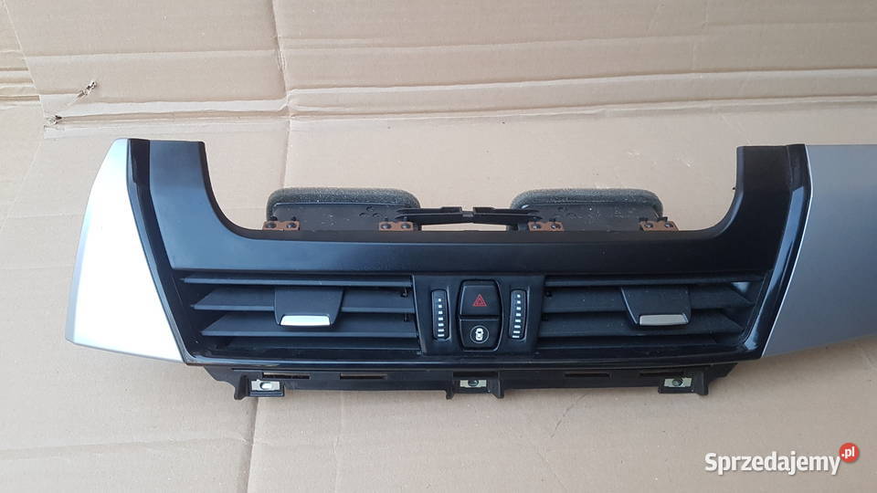 BMW 218d seria 2 F45 Active Tourer listwa dekor Wyposażenie wnętrza
