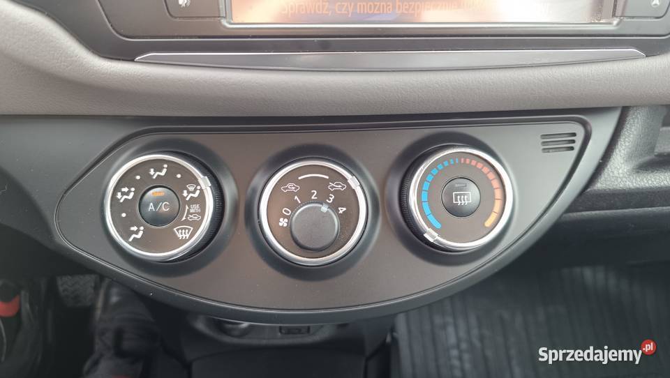 Toyota yaris 2015 Klima Kamera bluetooth alumy Łuków sprzedam