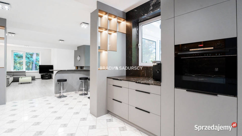 sprzedaży domu wolnostojącego 300m2 Kraków 13000zł/m2