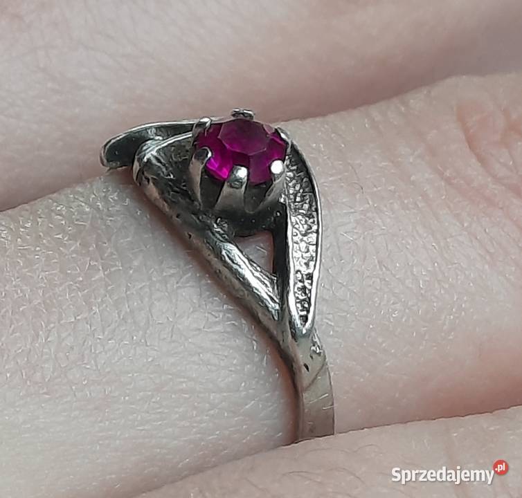 Stary Srebrny Pierścionek Rubin PRL lata 6070