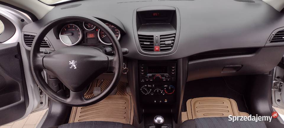 Peugeot 207 14 peugoet salon 14 16v benzyna 112 benzyna