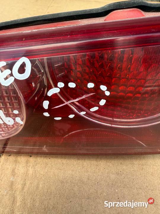 LAMPA PRAWA TYLNA W KLAPIE ALFA ROMEO 159 KOMBI osobowe Głowno