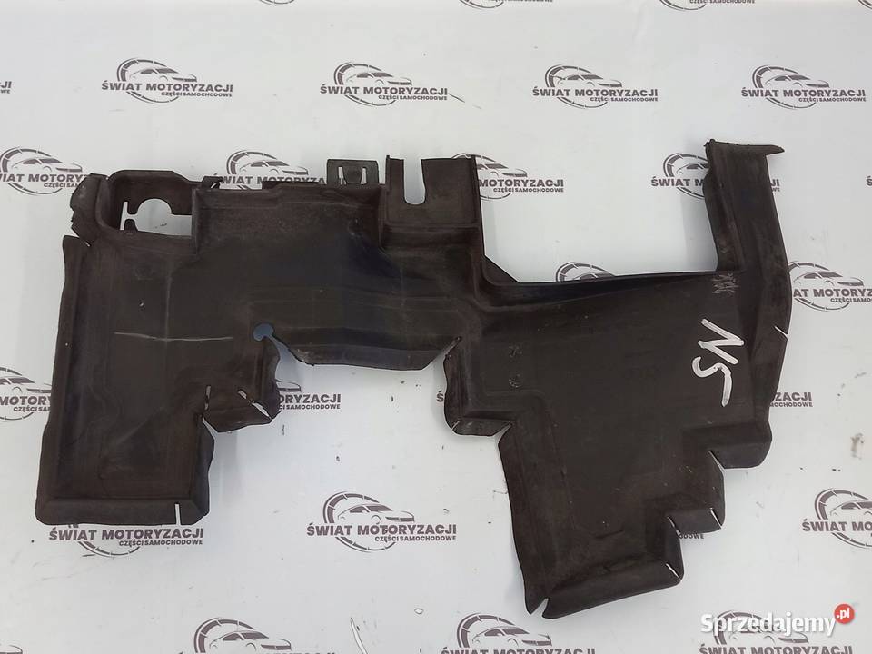 AUDI Q5 8R kierownica wlot powietrza 8R0121283L