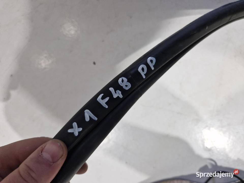 BMW X1 F48 USZCZELKA DRZWI PRAWY PRZÓD ORYGINAŁ Motoryzacja
