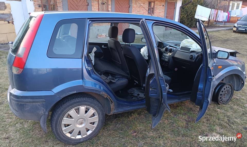 Ford Fusion uszkodzony 247000km mazowieckie