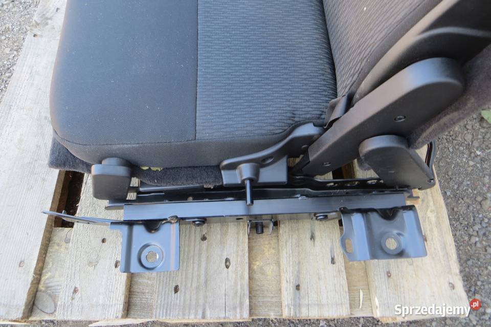 FOTEL KANAPA LAND ROVER DISCOVERY III 3 RZĄD świętokrzyskie