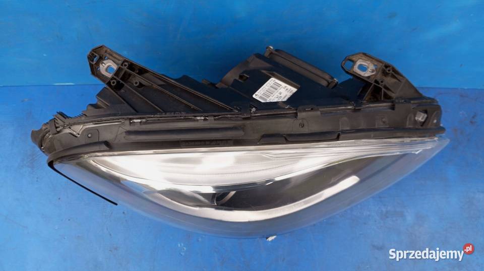 Reflektor Przód strona prawa MercedesBenz B W246 osobowe Nowy Tomyśl sprzedam