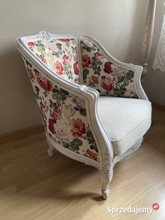 Dębowy fotel ludwikowski