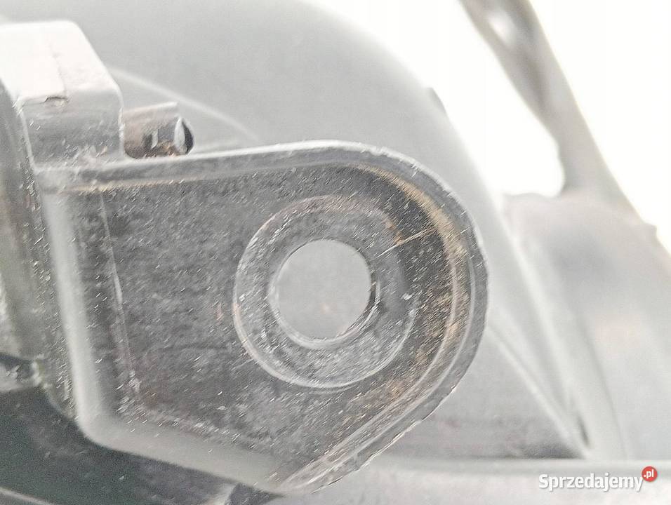 LAMPA PRZÓD PRAWA EUROPA Toyota Yaris III