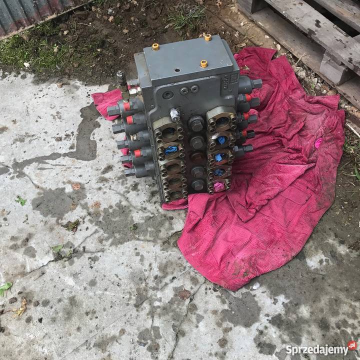 Liebherr r 904c Rozdzielacz glowny Motoryzacja świętokrzyskie