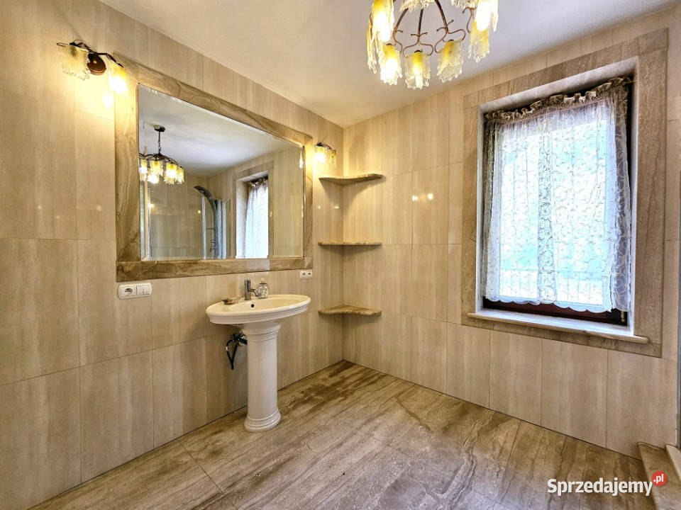 Elegancki dom wolnostojący 250 m2 Wysoki Urzut