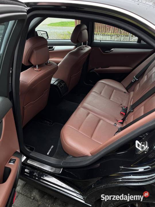 Mercedes Benz C300 30 V6 LPG AMG 2010