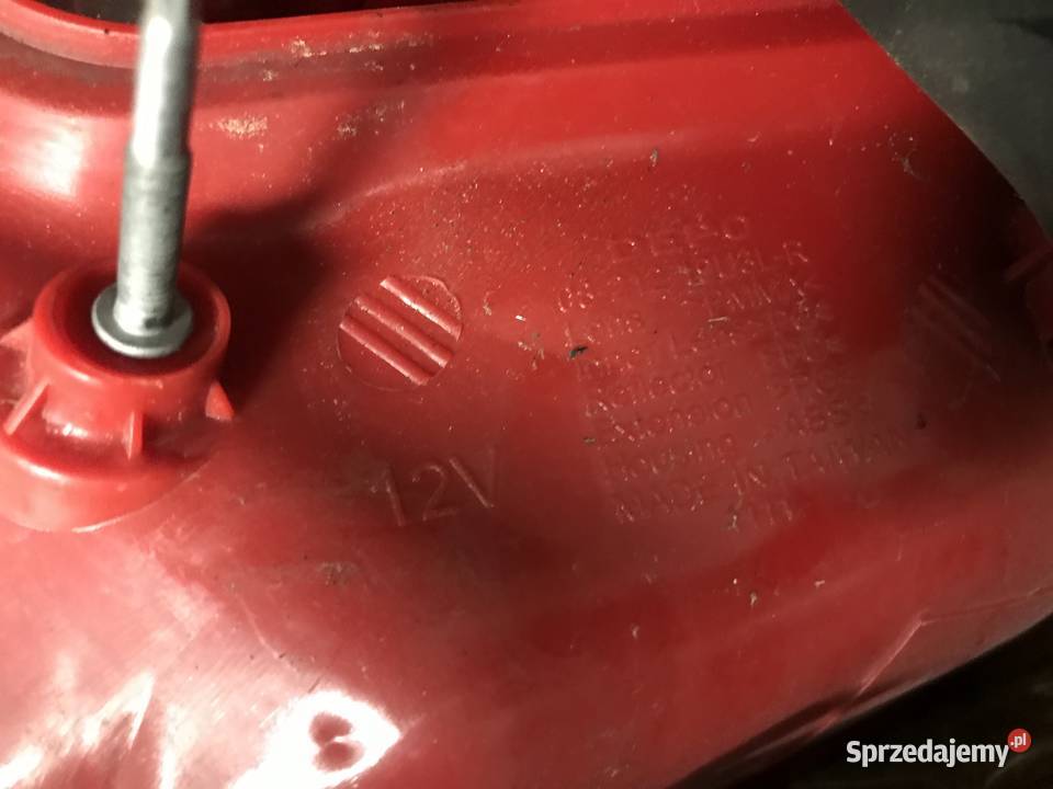 Lampa lewy tył Auris I Lift Hybryda 0912