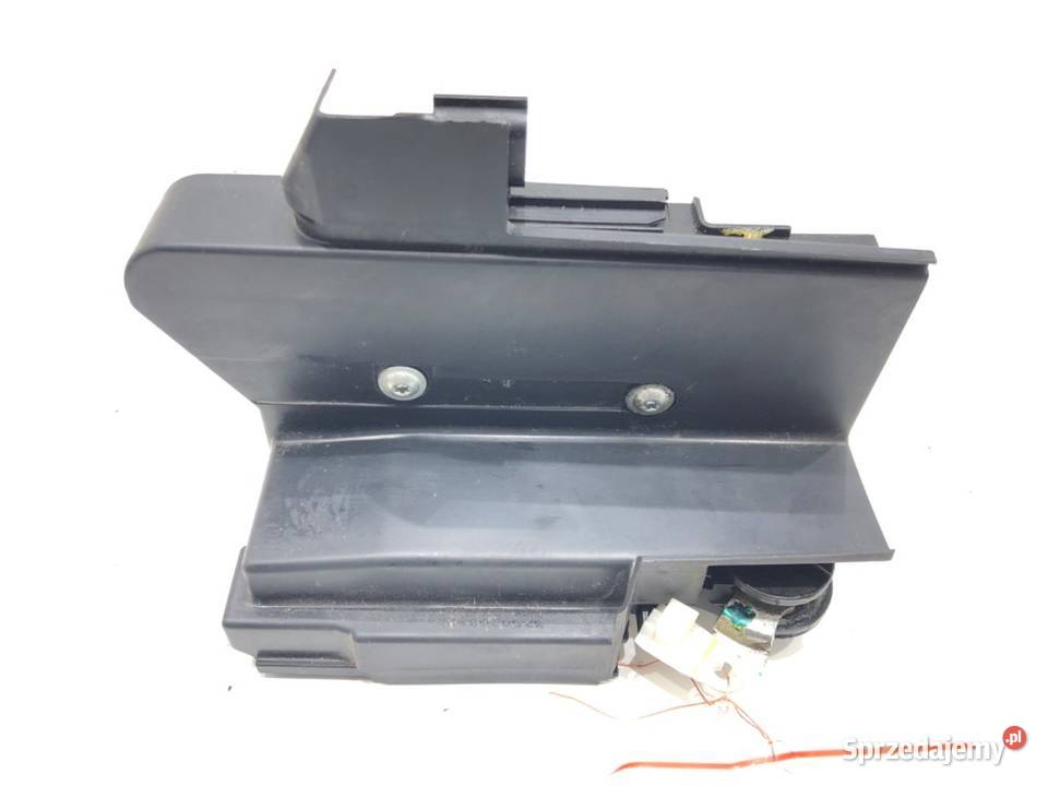 ZAMEK DRZWI PRAWY TYŁ DACIA DUSTER Hatchback sprzedam