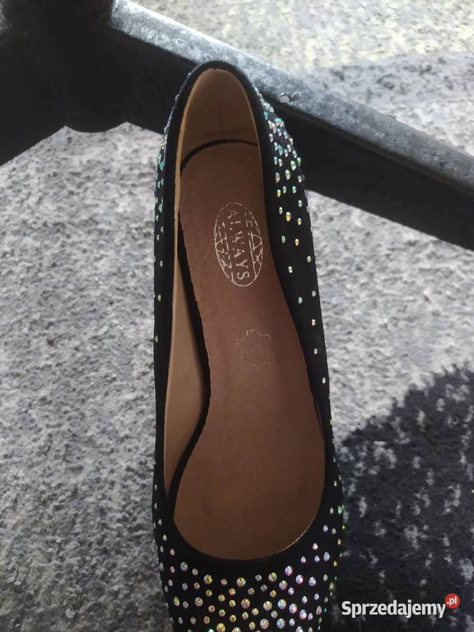 Piękne nowe czarne wysokie szpilki z dżetami 26cm sprzedam