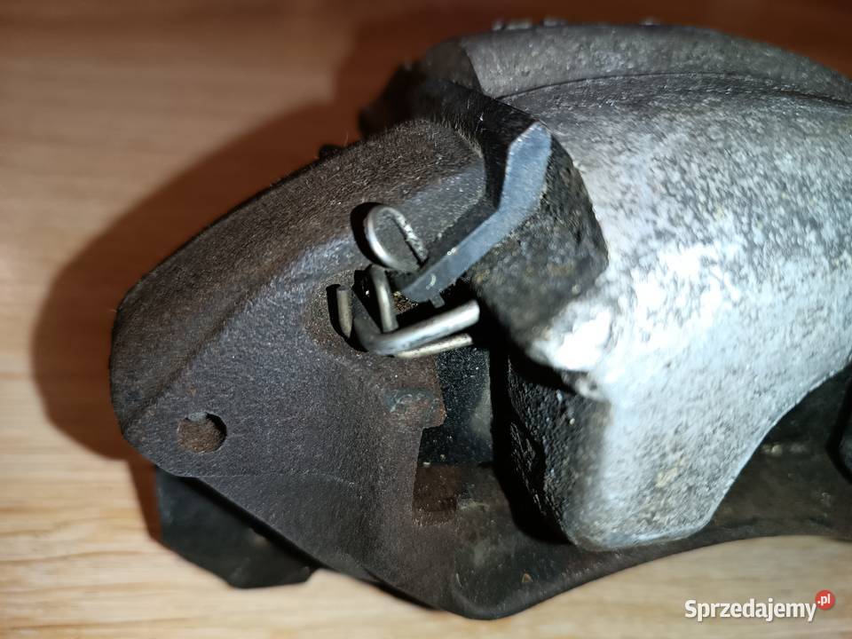 Zacisk hamulcowy przód kompletny Fiat 125p 1988r osobowe Wrocław