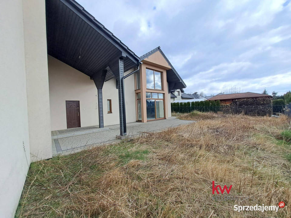 sprzedaży domu wolnostojącego Bobrowniki 439