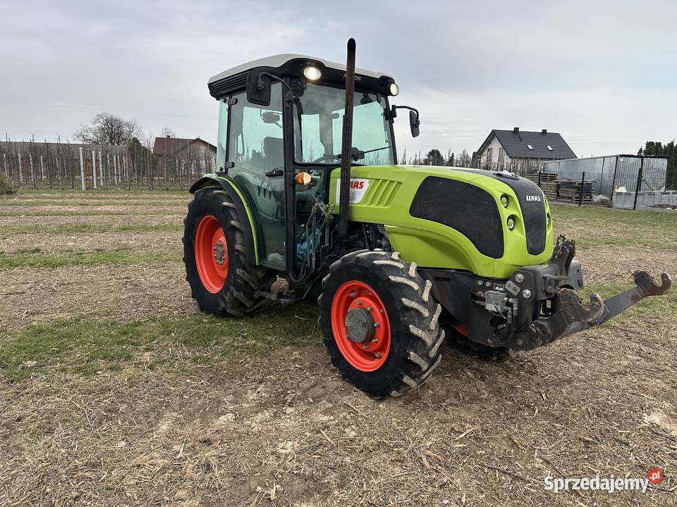 Ciągnik Sadowniczy Class Nexos 240VL Zaczep górny Granice