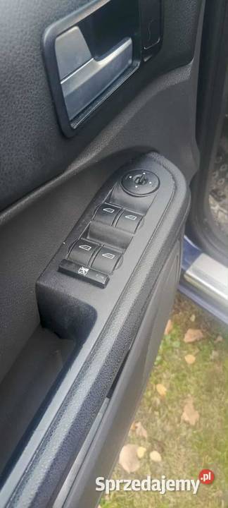 Ford Focus C 16 108 2004 wersja ghia Bodzentyn