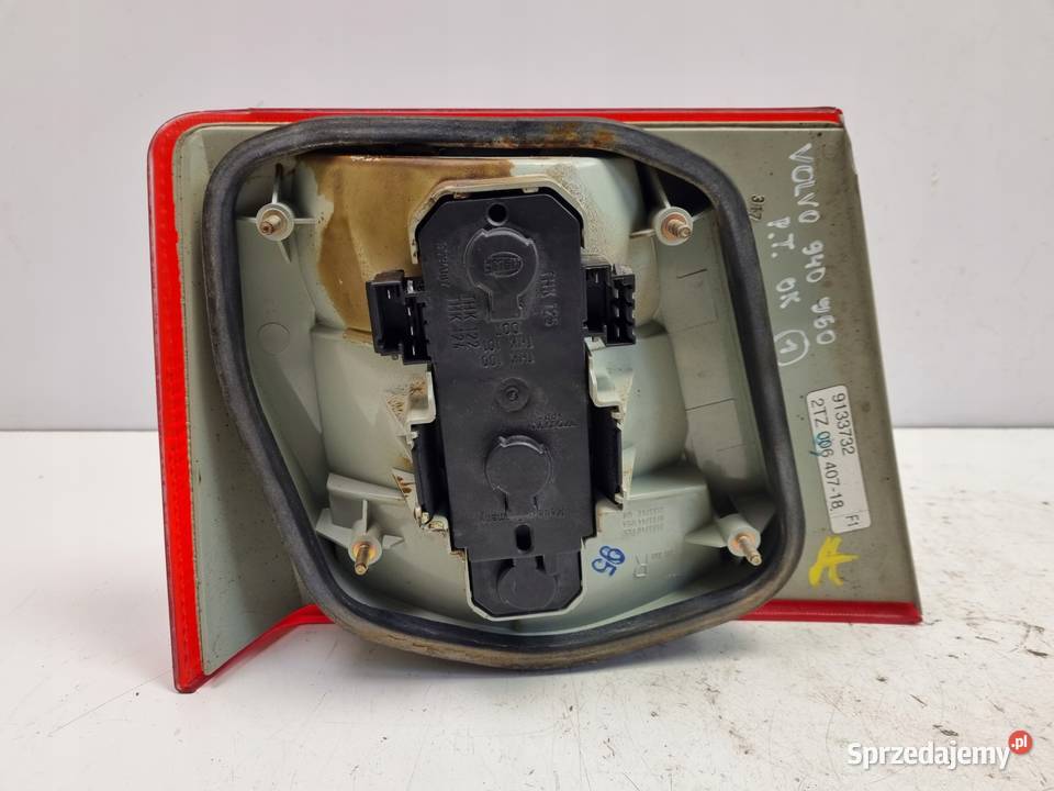 LAMPA PRAWA Volvo 940 960 TYLNA W KLAPĘ prawy Chełm