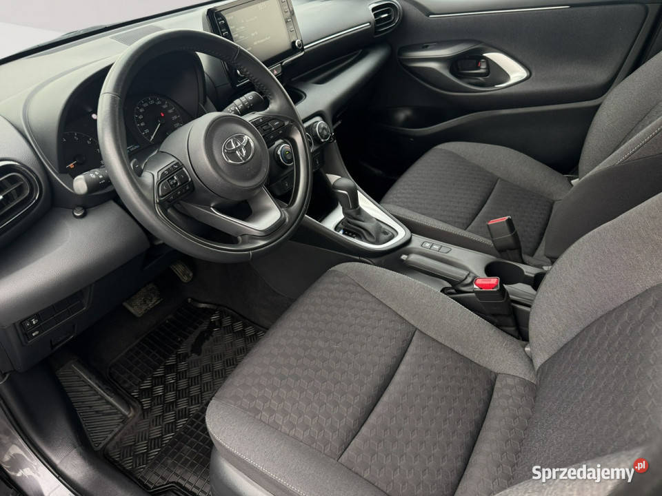 Toyota Yaris WD8842R15 Comfort CVT LED Podgrzf elektryczne lusterka Samochody osobowe Pępowo