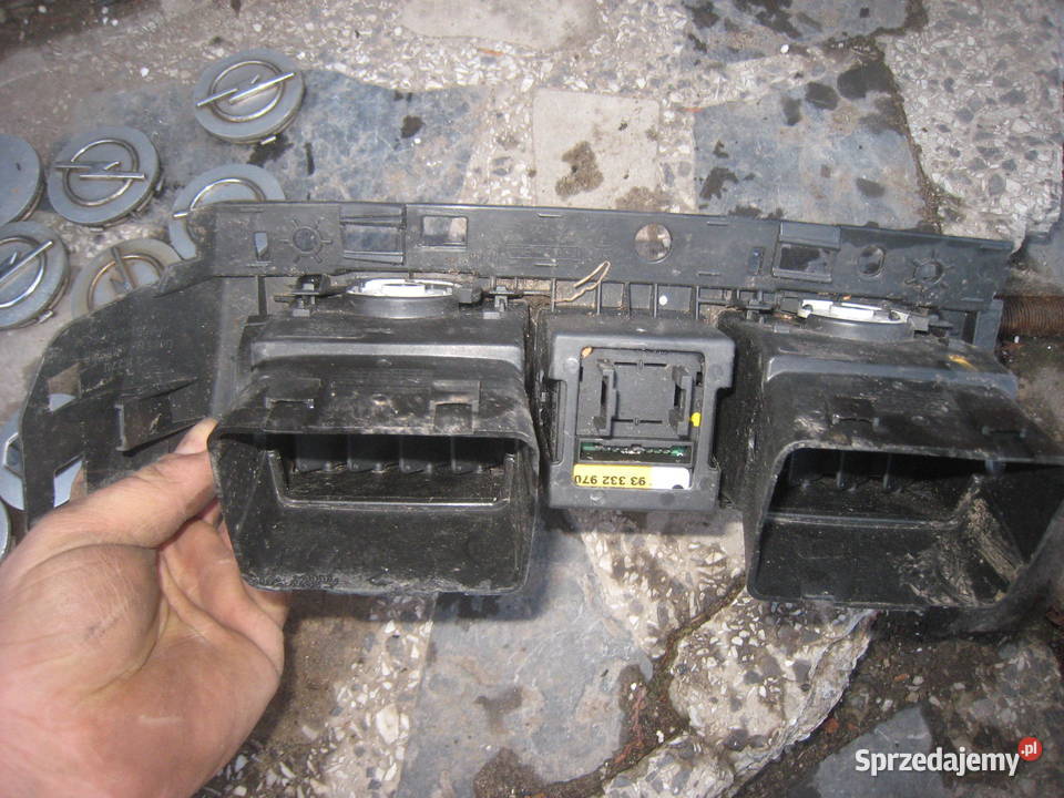 Kratka nawiewu nawiewów środkowa centralna Opel Kraków sprzedam