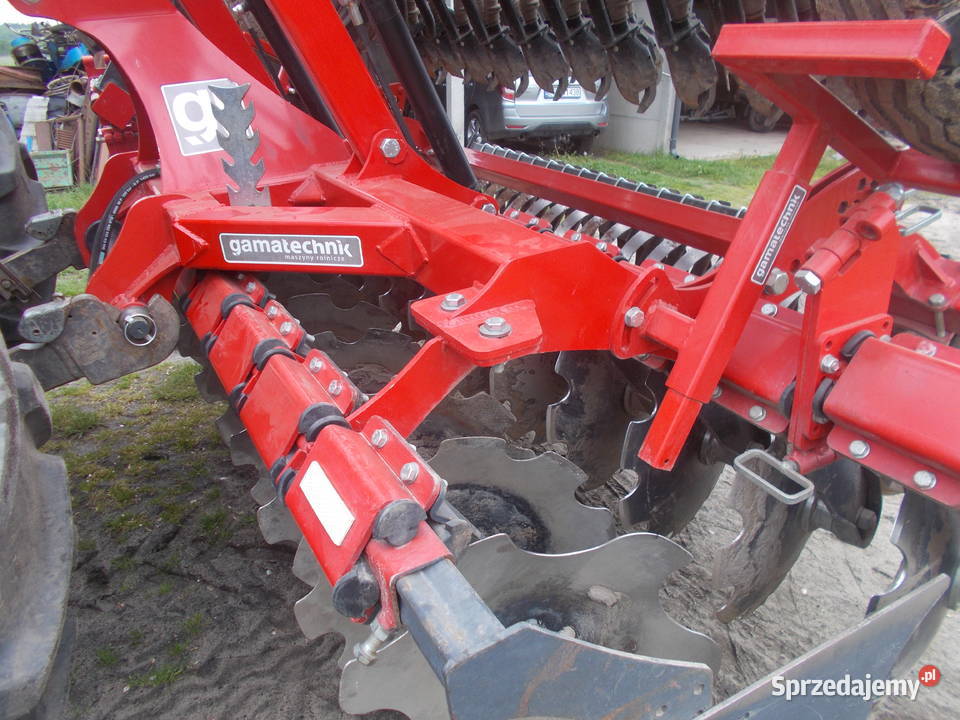 agregat uprawowo siewny nieuszkodzony Brzeźnica