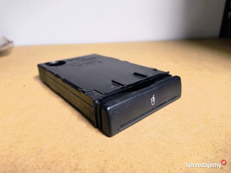 Audi A4 B5 lift 9901 Uchwyt na kubki napoje Domasław