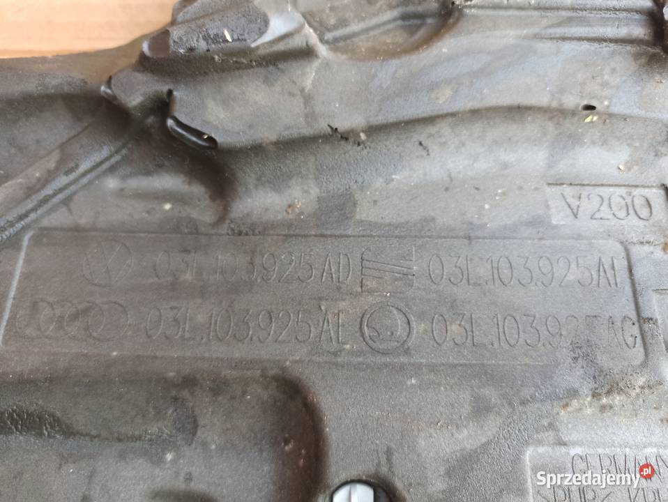 Pokrywa silnika VW Golf VI 20 TDI 03L1039251AD Bolesławiec