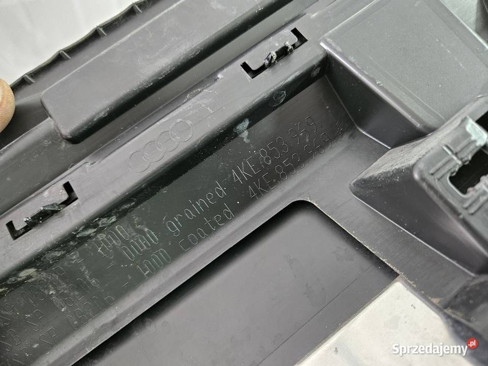 AUDI ETRON 4KE LISTWA DRZWI PRAWY TYŁ PRAWA Części samochodowe Międzychód