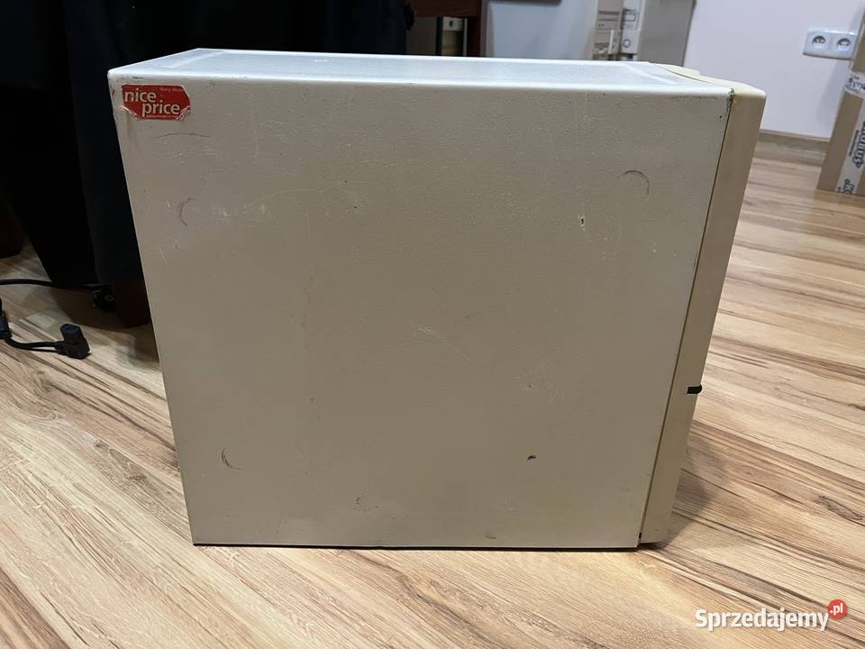 Zabytkowy komputer PC AT Pentium 100MHz