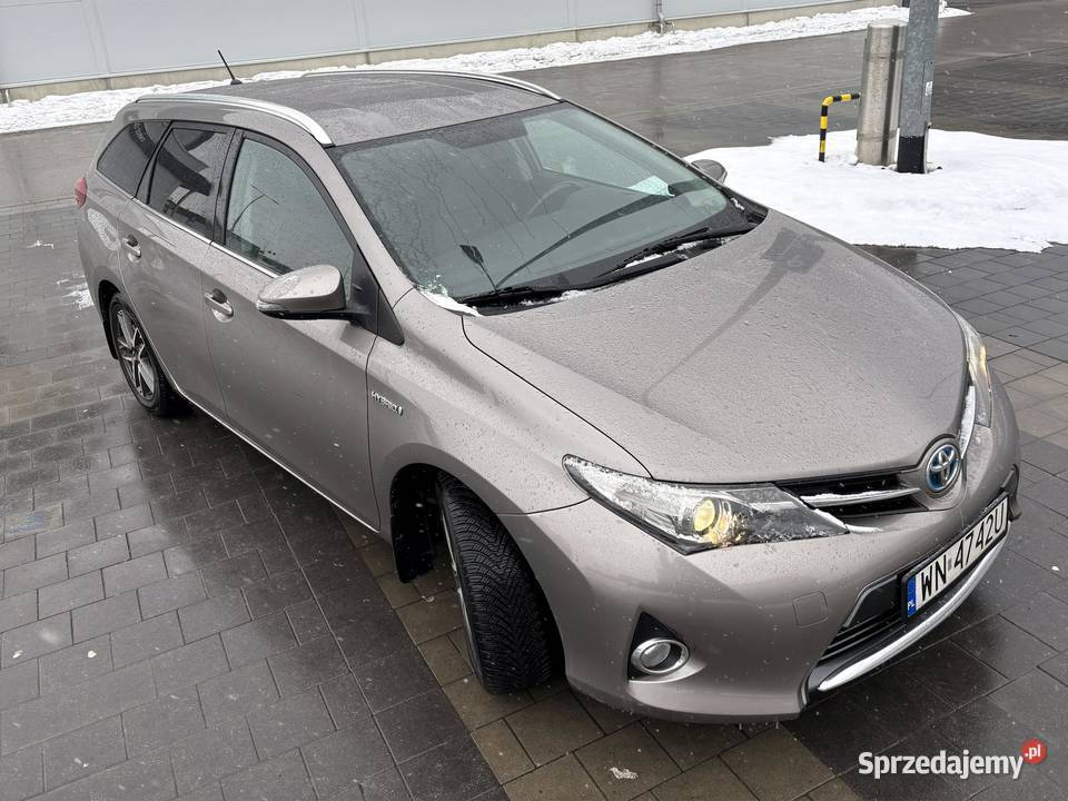 Toyota Auris Hybrid KOMBI Navi Warszawa 3wł światła do jazdy dziennej
