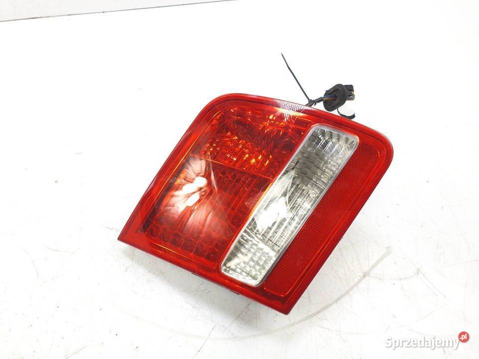 LAMPA W KLAPE LEWA AUDI A8 D3 W12 4E0945093C Lipno