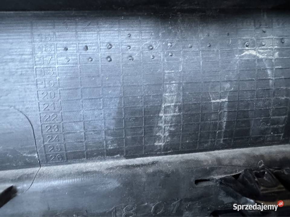 Spoiler dyfuzor dół zderzaka tył MercedesBenz Rok produkcji 2017