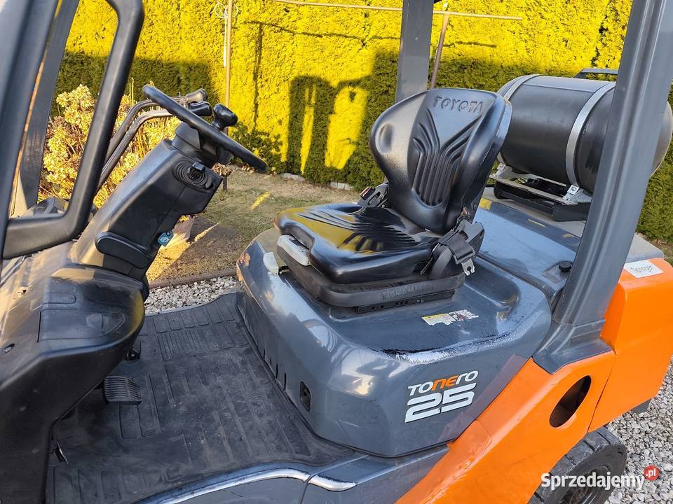 Wózek widłowy Toyota 8 25 t Rzeczniów