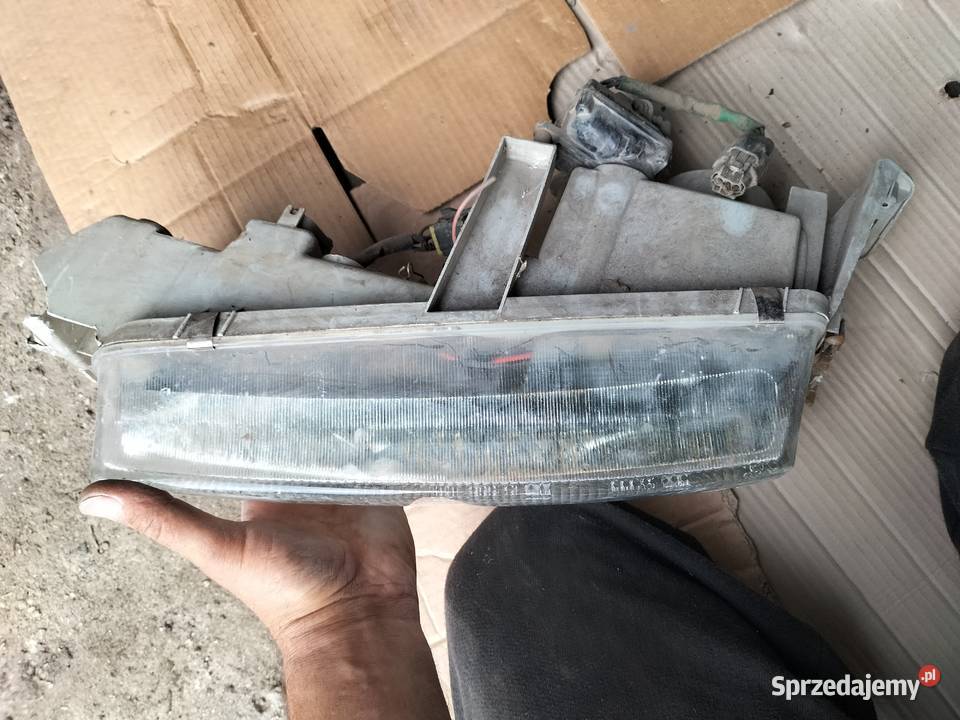 LAMPA PRZÓD PRZEDNIA PRAWA REFLEKTOR MAZDA 626 Kamień-Kolonia