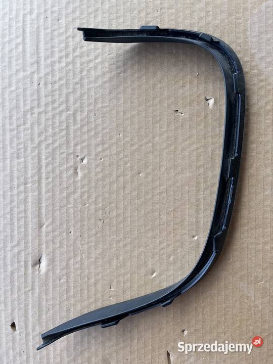 RAMKA WYDECH PRAWY PRZÓD 95B807811 osobowe Części samochodowe Międzychód