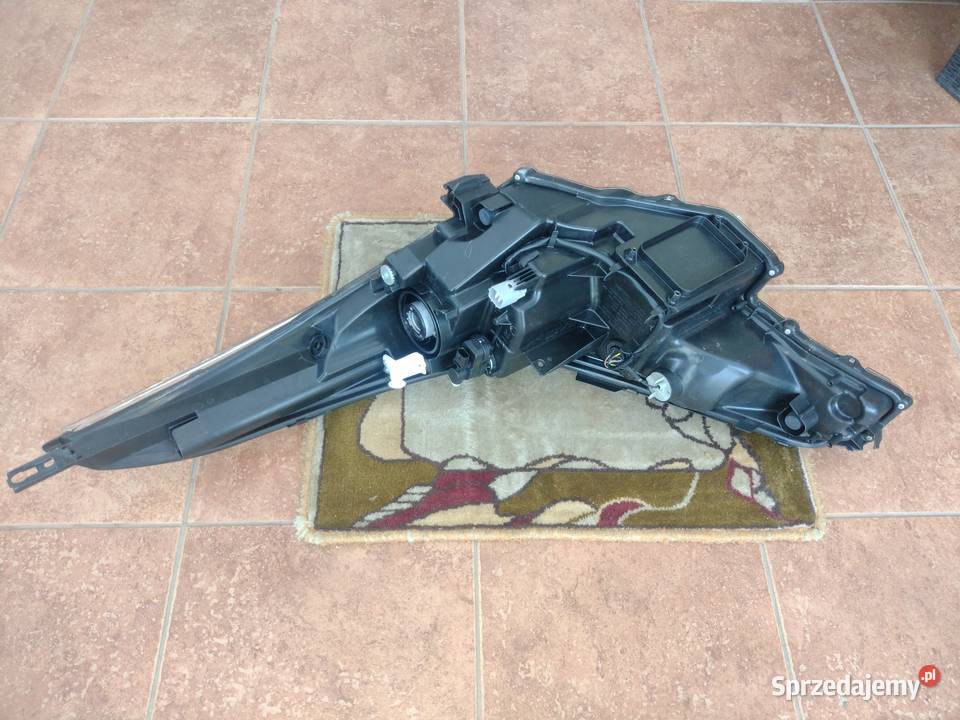 Lampa przednia chr LED Toyota OE 81110F403100 Białystok
