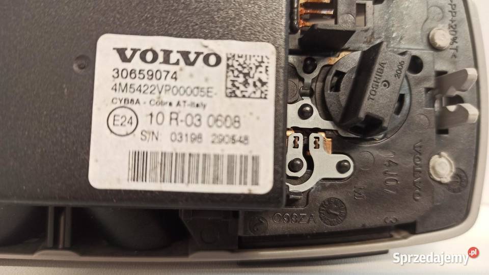 VOLVO V70 LAMPKA PODSUFITKI 30659074