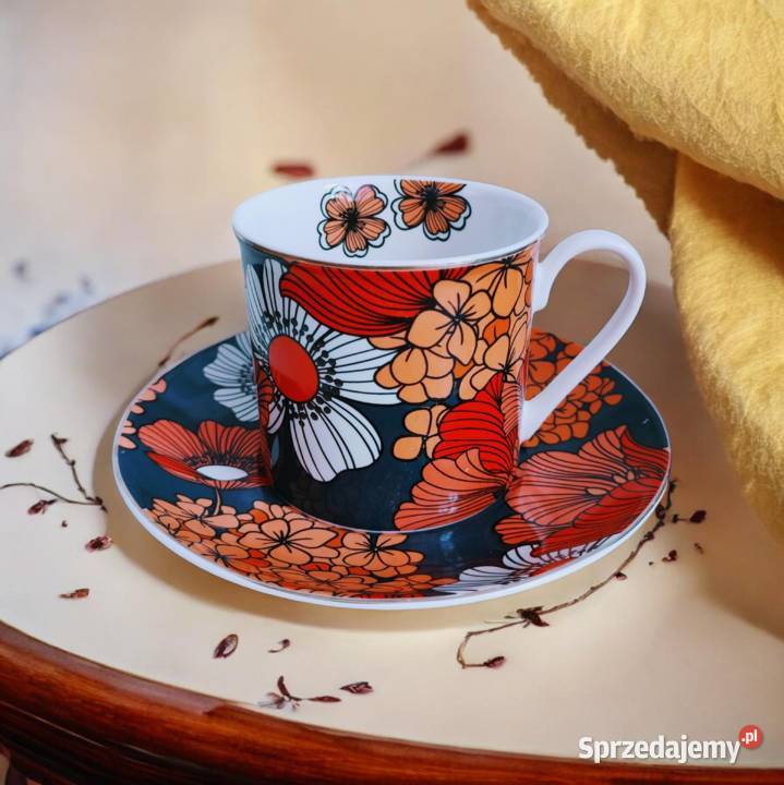 Zestaw Filiżanka i spodek wielokolorowy Filiżanki i spodki