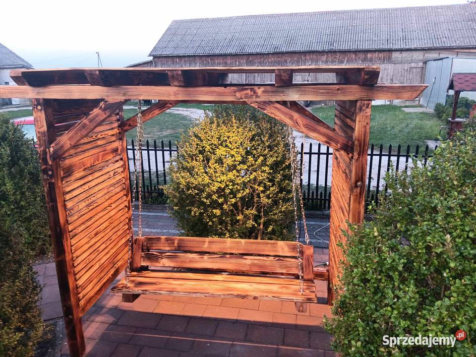 Pergola z morzliwościo z ławeczko jako huśtawka Ciechanów