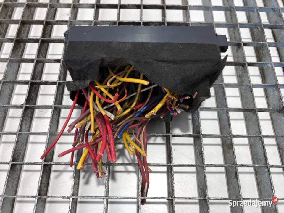 SKRZYNKA BEZPIECZNIKÓW RENAULT MASTER II podkarpackie