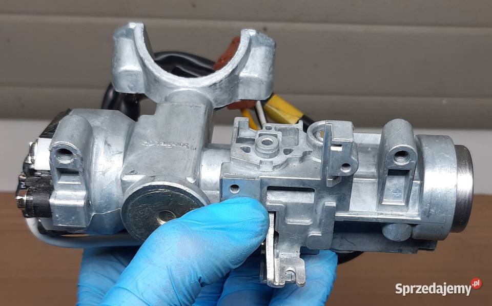 WKŁADKI DRZWI BAGAŻNIKA STACYJKA HONDA CIVIC V Mielęcin