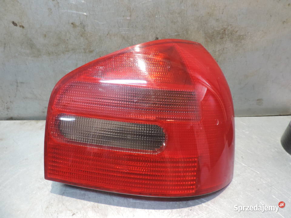 AUDI A3 8L LAMPA PRAWY TYŁ Rok produkcji 1999