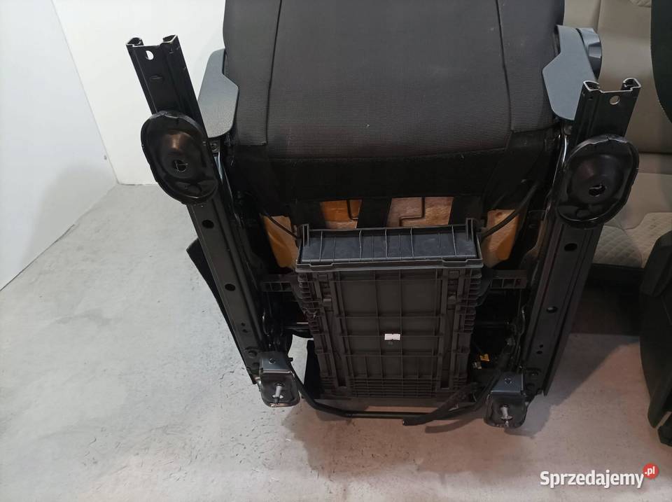 FOTELE PRZÓD TYŁ KOMPLET EU Ford Tourneo Courier osobowe