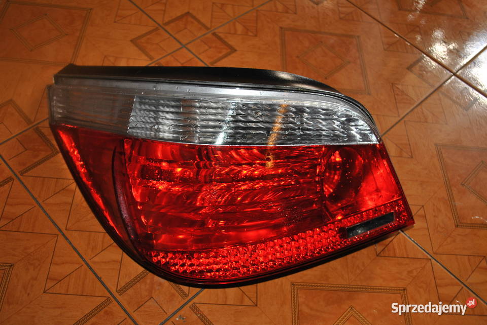 Lampa lewy tył BMW E60 biały kierunkowskaz Poręba