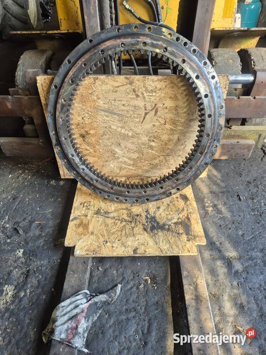 Wieniec obrotu KOMATSU PC80 MR3