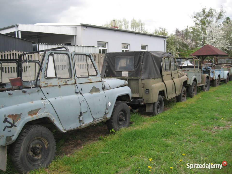 Gaz 69 z dokumentami