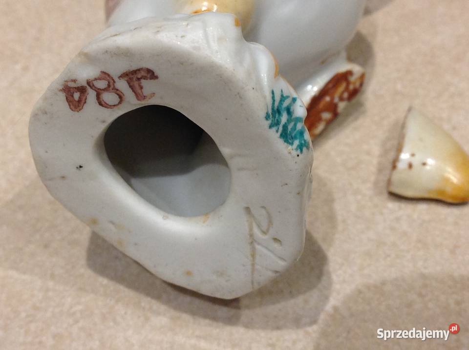 Stara Figurka Kurczaczek z Porcelany Sygnowana Nowa Sól
